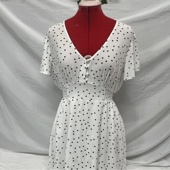 Impress white polka dotted dresssize large - Picture 14 of 14